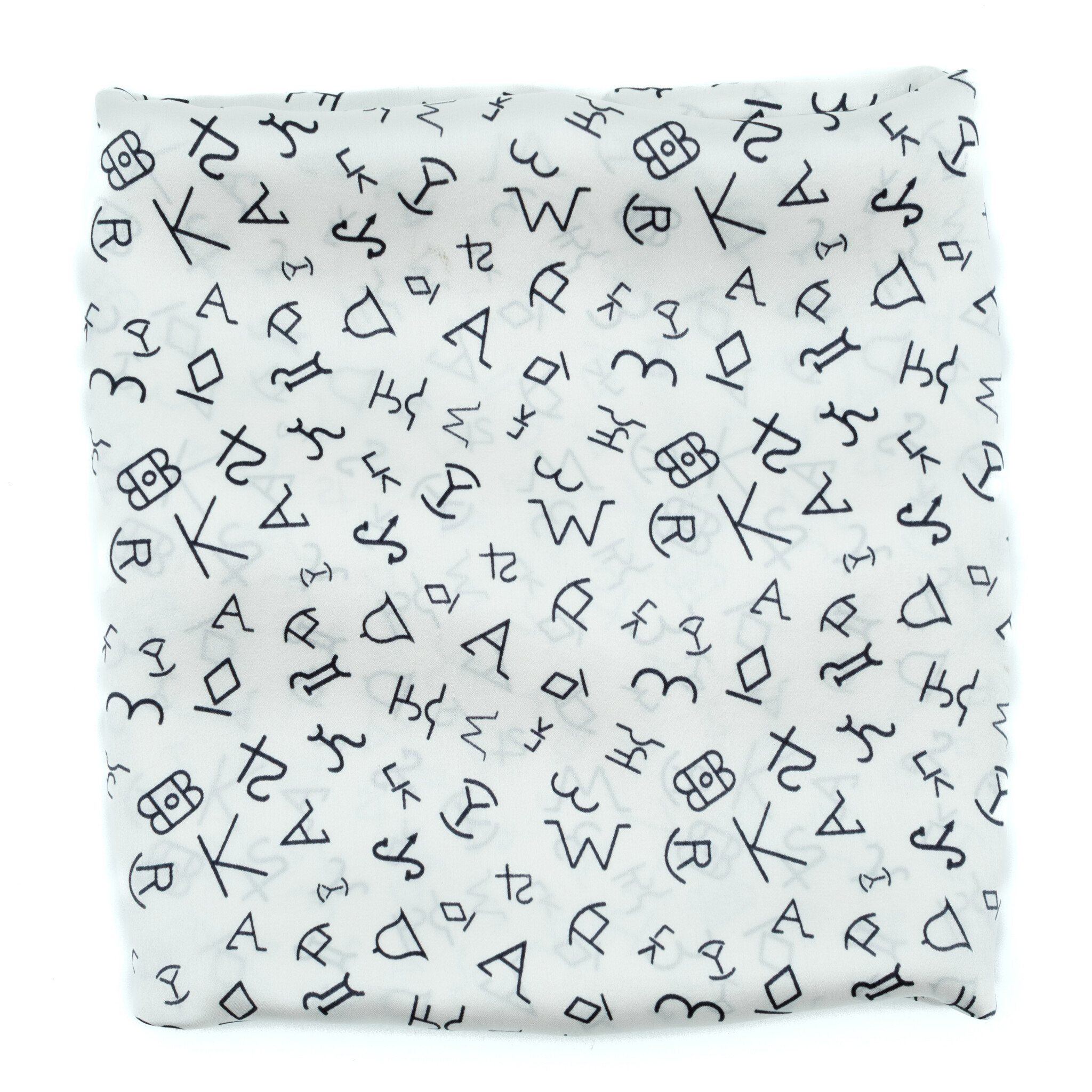 Weißer Schal mit Symbolen