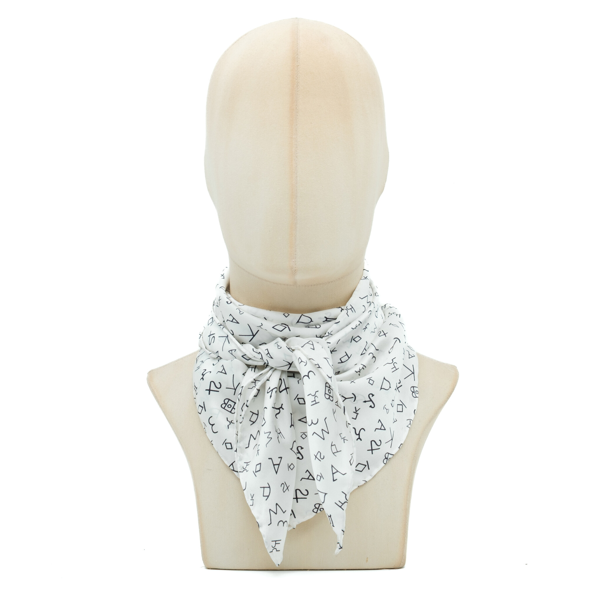 Weißer Schal mit Symbolen