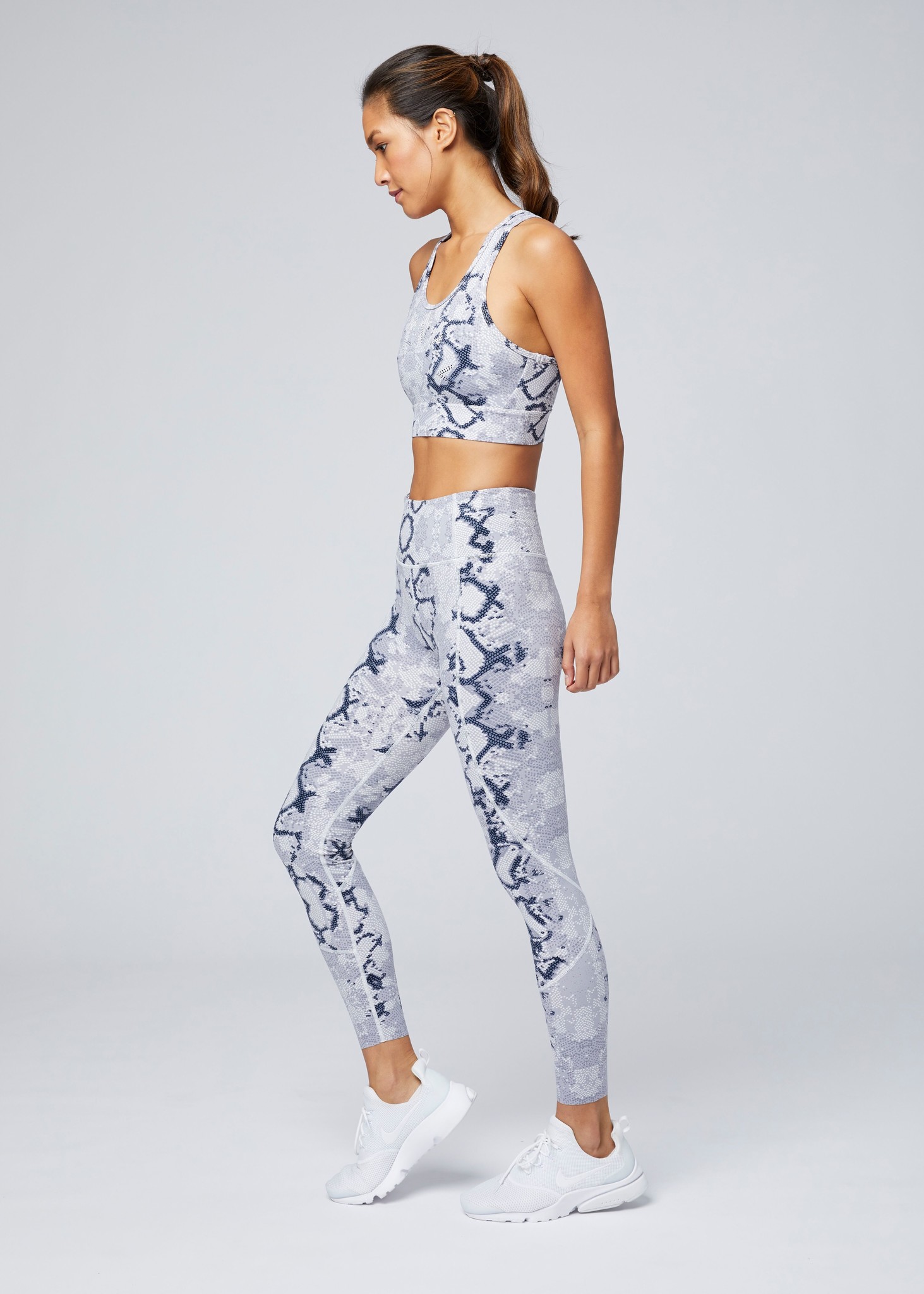 Snake-print leggings in grey - Varley