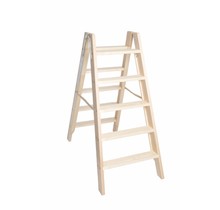 Doppeltreppe aus Holz