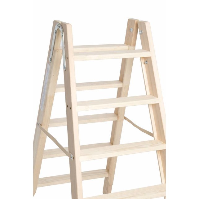 Doppeltreppe aus Holz