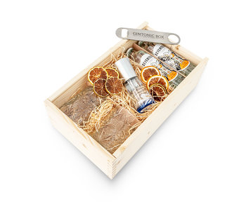 Gin Mare gift box with glasses