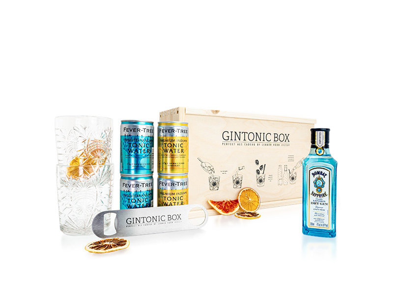 Bombay Sapphire gin gift box with glasses