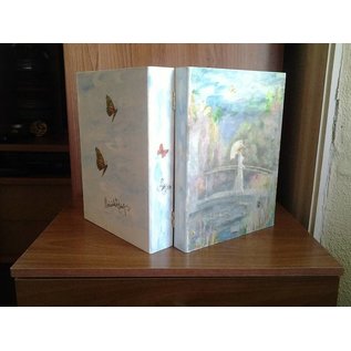 Objekten zum Dekorieren / objects for decorating 1 scatola in forma di libro in legno