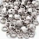 Embellishments / Verzierungen 12 metallizzate, anelli color argento, ciondoli, perline