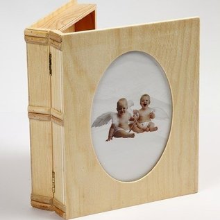 Objekten zum Dekorieren / objects for decorating Wooden box in book form with passe-partout in the lid.