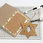 Karten und Scrapbooking Papier, Papier blöcke Læderpapirstrimler / flettede strimler, B 15 mm, tykkelse: 0,55 mm, lysebrun, guldprint, 9,5 m