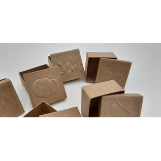 Holz, MDF, Pappe, Objekten zum Dekorieren 6 kasser med prægede frugtmotiver på låget, størrelse 7 x 7 x 4 cm