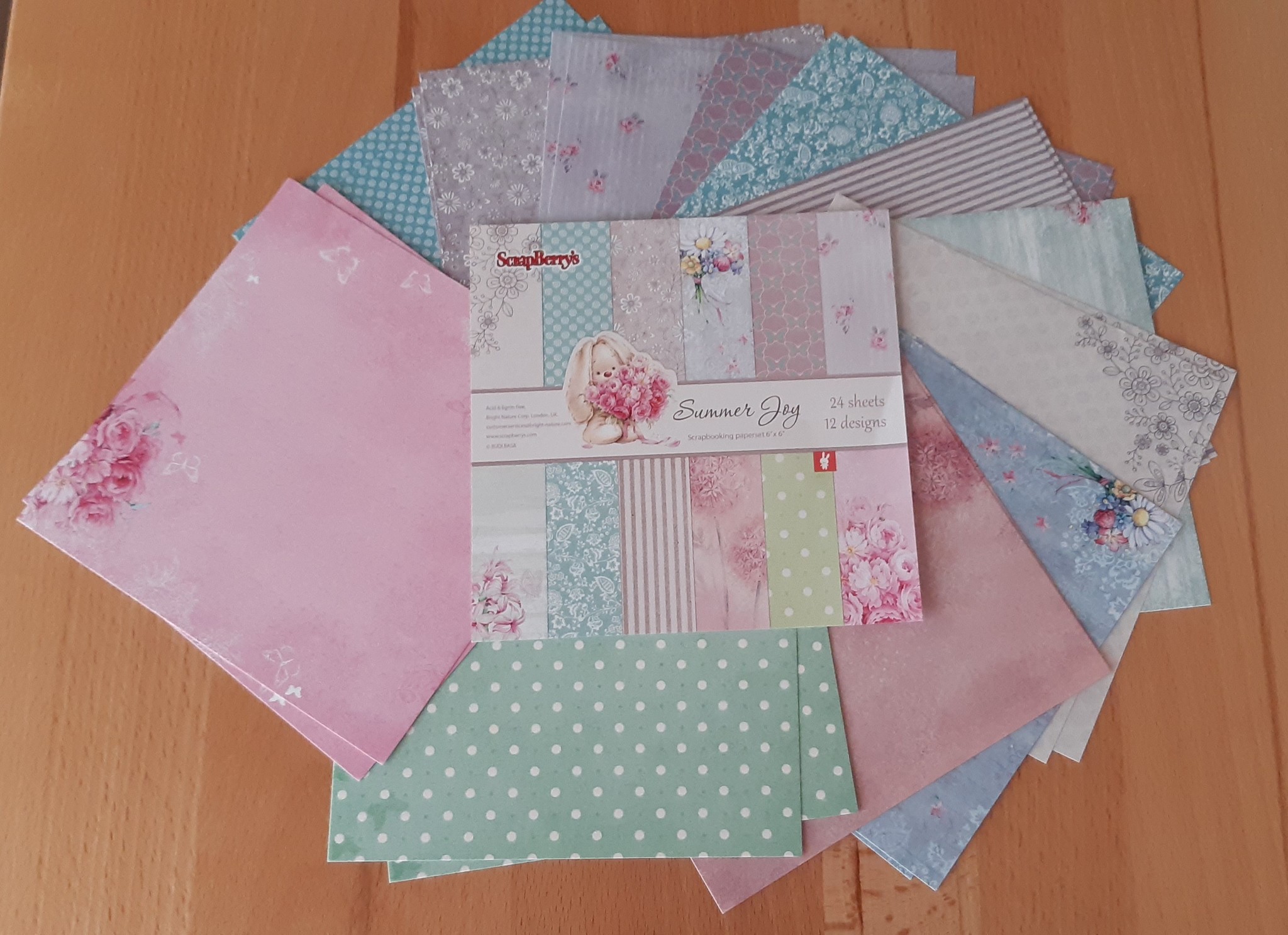 Pad of paper, designer paper, 24 sheets, 15.2 x15.2 cm, 170g HobbyCrafts24.eu