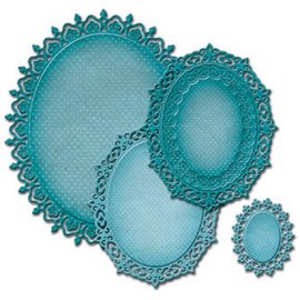 Spellbinders und Rayher Spellbinders Nestabilities Labels, punch template Doily