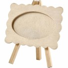Objekten zum Dekorieren / objects for decorating Wood frame with wavy edge, mounted on an easel