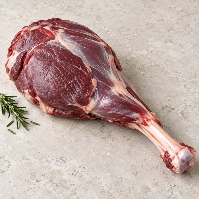 Hirschkeule mit Knochen – mindestens 1,5 kg