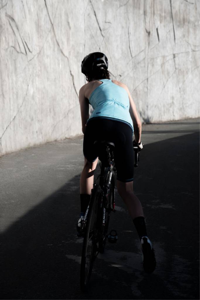 Double-sided sleeveless bike top