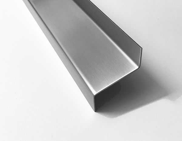 Z-Profil aus Edelstahl 2-fach gekantet, Oberfläche auswählbar von