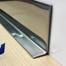 Versandmetall Innen-Kantenschutzwinkel 3-fach gekantet  Materialdicke 1,0 mm axb 23 x 55 mm  Länge 2000 mm Innen spiegelnd, glänzend