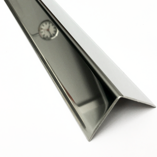 Versandmetall Corniéres de protection inox,  pas isocèle, á 3 plis, longueur 2.500  mm surface brossé  en grain 320