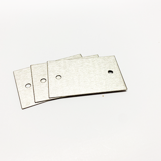 Verbindingsplaat, kleine onderdelen van 1,0 mm RVS, 2 gaten 4,5 mm lxb 42,5x70 mm, 1 zijde geborsteld korrel 320
