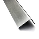 Versandmetall Angle en acier inoxydable - 1x surface des bords brossée d'un côté grain 320,90° axb : 110x40 mm épaisseur de tôle 1,0 mm longueur 1000 mm