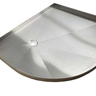 Versandmetall RVS douchebak, douchebak { R3A } 1,5mm, BINNENKANT snede K320, afmetingen 915x750mm, hoogte 30mm 1 afvoergat volgens schets, geen omlopende rand! , bekroning ca. 10 mm, afronding volgens schets