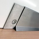 Versandmetall Voordeelset 120 meter (48 x 2500 mm) SLF-2, 60 mm hoog basisprofiel van RVS, met sponning voor eenvoudige bevestiging, oppervlak aan één zijde met slijpkorrel 320 incl. 300 stuks houder/steun voor SLF - Copy