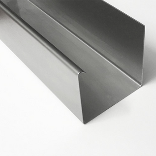 Versandmetall Ensemble de gouttières P1, gouttière caisson en acier inoxydable 1.4301 avec finition brossée K320, dimensions 30x30x30 mm, 4x1000 mm, 3x2000 mm, 1x2500 mm, 3 raccords, 4 angles extérieurs à 90°, 2 embouts droits, 2 embouts gauches avec sorties DN 25