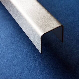Versandmetall Ensemble de 14 profilés de chant en acier inoxydable, épaisseur 1,5 mm, pour verre de 17,52 mm d'épaisseur, dimensions 24 x 21 x 24 mm (18 mm intérieur), finition brossée K320 à l'extérieur, longueur 2500 mm.