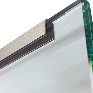 Versandmetall Ensemble de 14 profilés de chant en acier inoxydable, épaisseur 1,5 mm, pour verre de 17,52 mm d'épaisseur, dimensions 24 x 21 x 24 mm (18 mm intérieur), finition brossée K320 à l'extérieur, longueur 2500 mm.