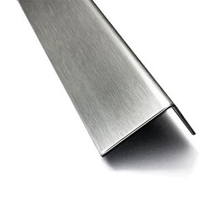 Versandmetall  Speciaal roestvrijstalen hoekprofiel, geborsteld met korrelgrootte 320, 1 stuk 20x100 mm, lengte 1870 mm; 4 stuks 20x20 mm, lengtes 1x290 mm, 1x210 mm, 1x160 mm, 1x60 mm; roestvrijstalen Z-profiel 40x90x20 mm, lengte 890 mm, alle plaatdikte 1 mm