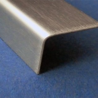 Versandmetall RVS 304 Hoekprofiel hoekstrip ongelijkzijdig gezet 90° Lengte 1000 mm