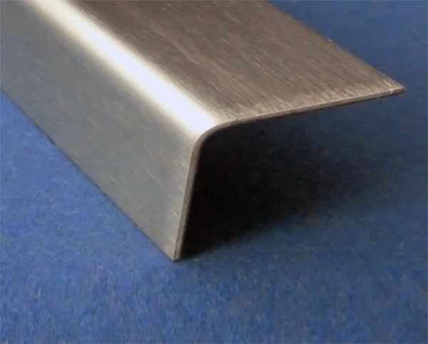 Profilé en U en aluminium à 2 plis, surface sélectionnable acheter à  Versandmetall - Versandmetall