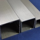 Décoration tube carré acier inoxydable 1.4301 surface brossé en grain 240