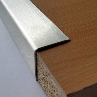 Versandmetall Kantenschutzwinkel 3-fach gekantet ungleichschenkelig Länge 1000mm aussen Schliff K 320