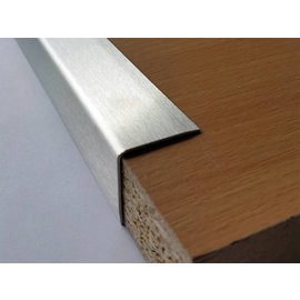 Versandmetall Kantenschutzwinkel 3-fach gekantet ungleichschenkelig Länge 2.500mm Schliff K 320