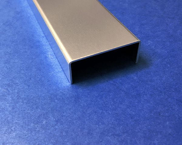 U-Profil aus Aluminium 2-fach gekantet, Oberfläche auswählbar von