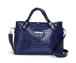 Luxus-Handtasche Mit Krokodildruck Luxus-Handtasche Mit Krokodildruck