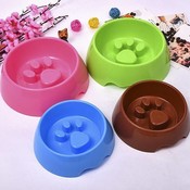 Geben Sie Plastikbehälter Für Hunde Und Katzen Geben Sie Plastikbehälter Für Hunde Und Katzen