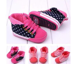 Babyschuhe In Zwei Farben