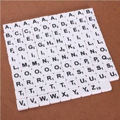 Set Von 100 Scrabblezeichen