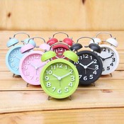 Retro-Wecker Mit Nachtlicht Retro-Wecker Mit Nachtlicht