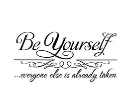 Wandaufkleber Zitat Be Yourself