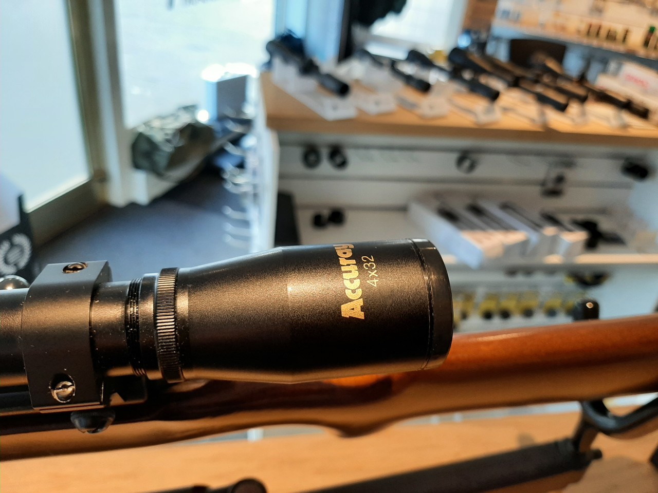 Krico Krico .22LR geweer met 4x32 richtkijker Krico Krico .22LR geweer met 4x32 richtkijker