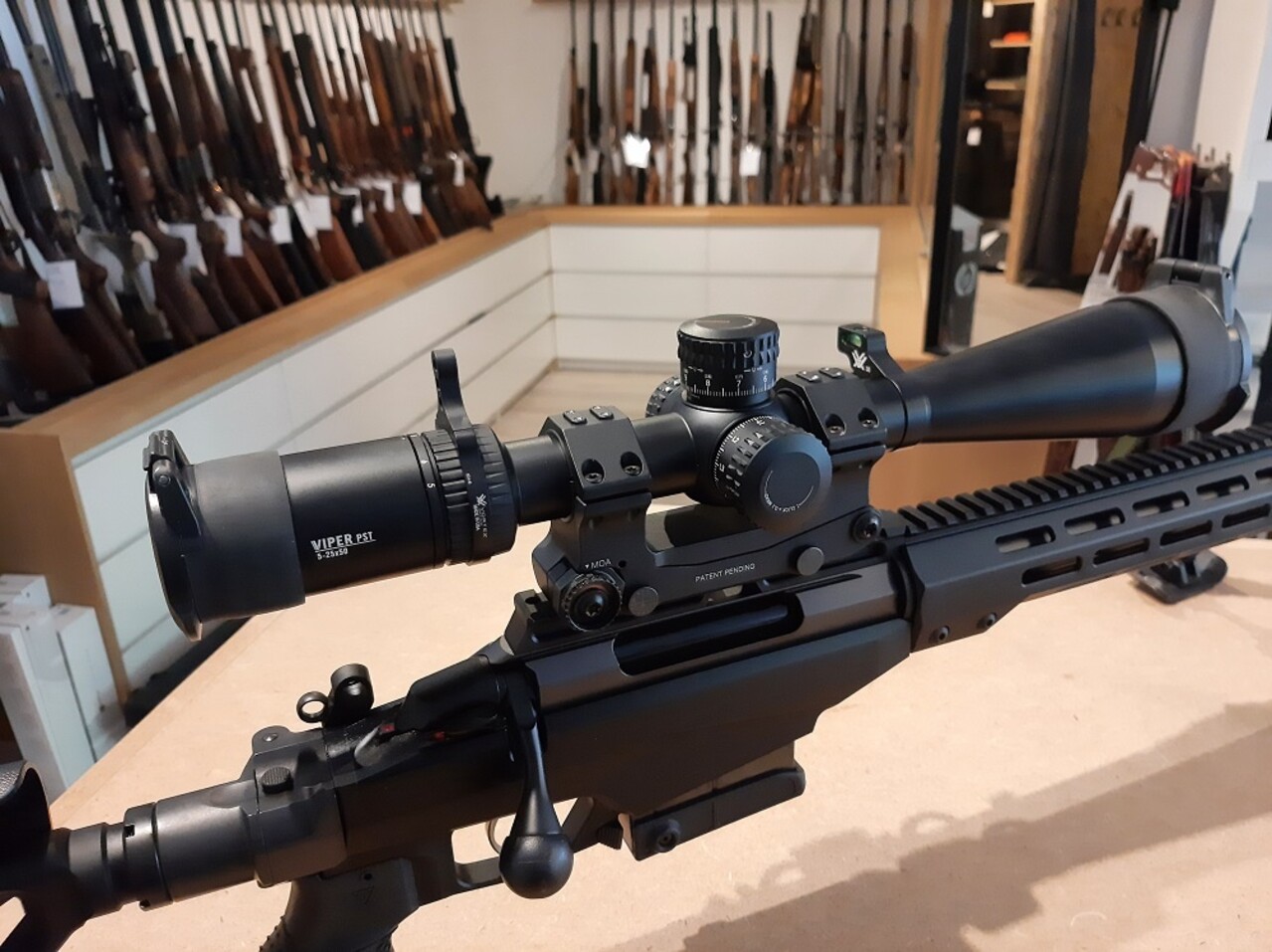 Tikka Tikka T3x Tac A1 6,5 Creedmoor met Vortex richtkijker en andere accessoires Tikka Tikka T3x Tac A1 6,5 Creedmoor met Vortex richtkijker en andere accessoires