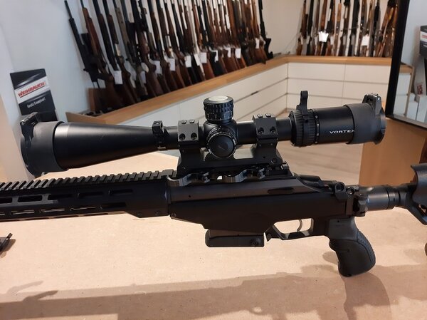 Tikka Tikka T3x Tac A1 6,5 Creedmoor met Vortex richtkijker en andere accessoires Tikka Tikka T3x Tac A1 6,5 Creedmoor met Vortex richtkijker en andere accessoires