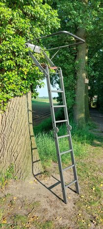 Lichtgewicht aanzitladder met zit Lichtgewicht aanzitladder met zit