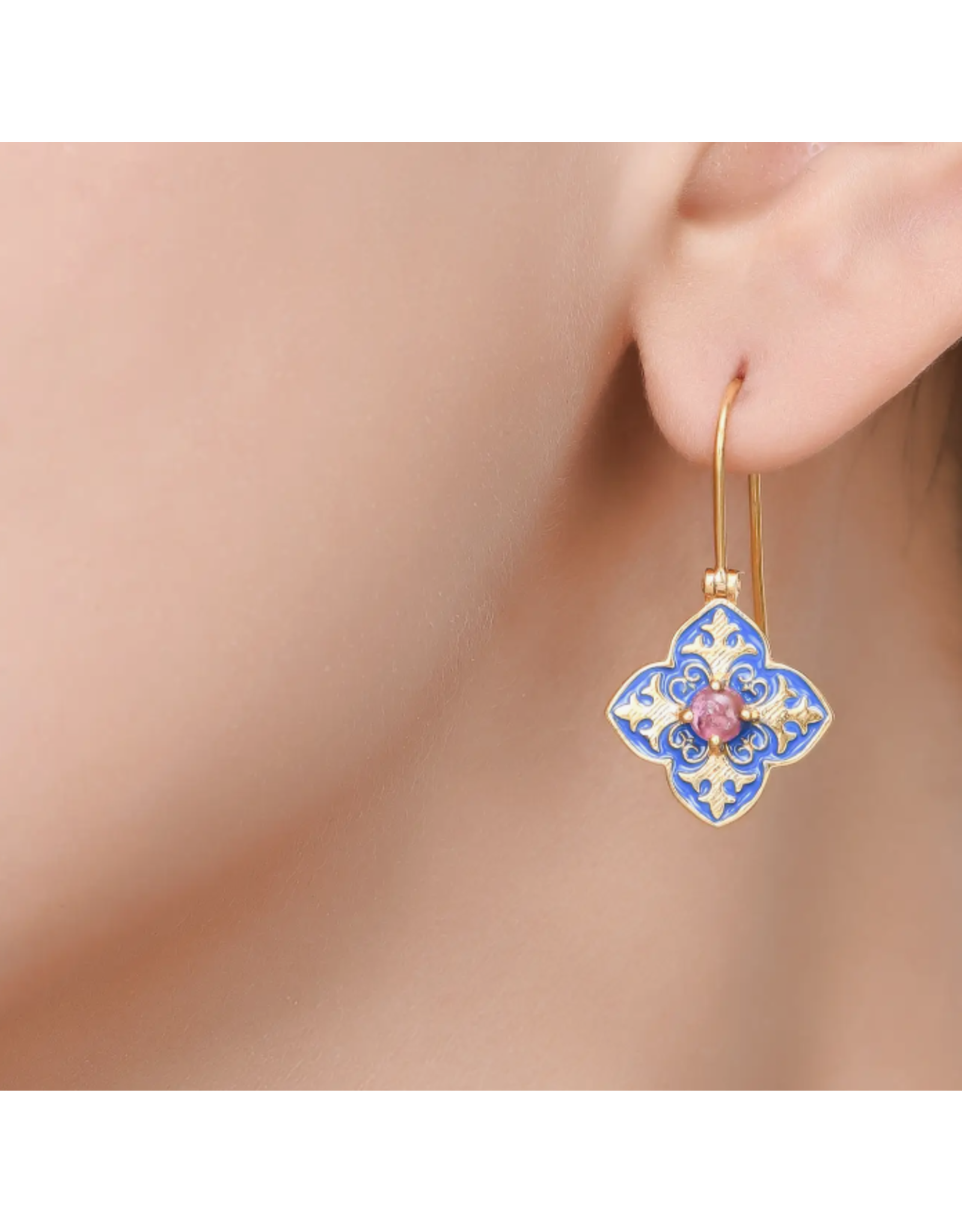 Misteerious Earrings