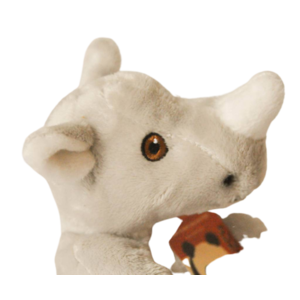 Anna Plush Zittende baby neushoorn