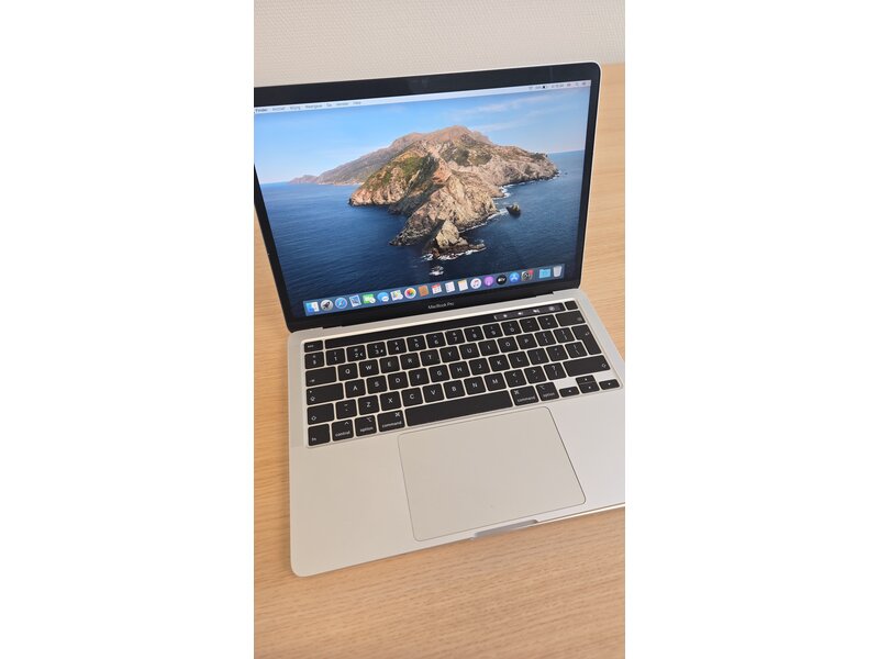 Apple  APPLE	MACBOOK PRO	A2251	C02FG0CQML87	13"	QWERTY	i7 (I7-1068NG7	2.3	16	500	SSD