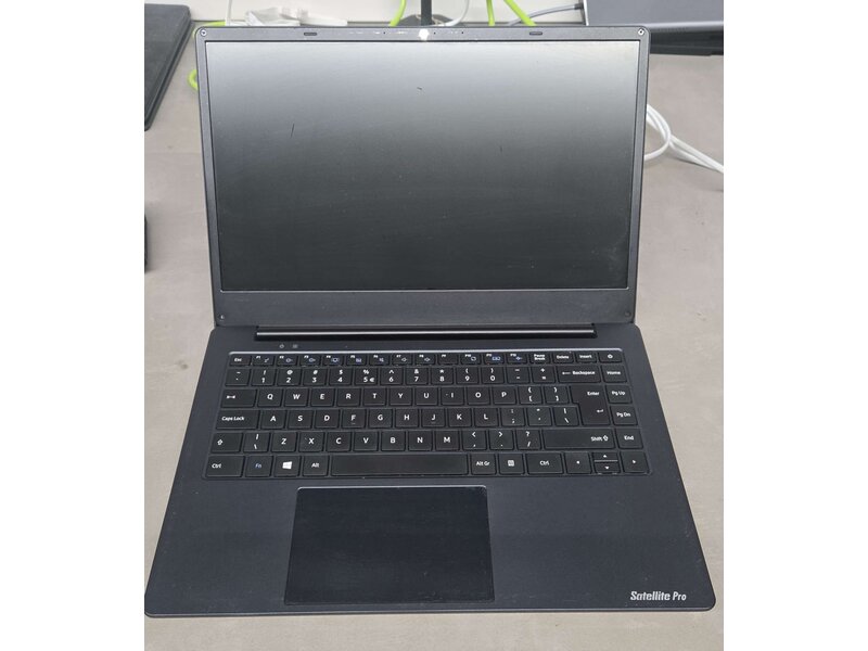 Dynabook Inc.	SATELLITE PRO C40-H-11G	PYS36E	51108272H	13.9"	QWERTY	Intel(R) Core(TM) i5-1035G1 CPU @ 1.00GHz		8192	256	SATA/SSD