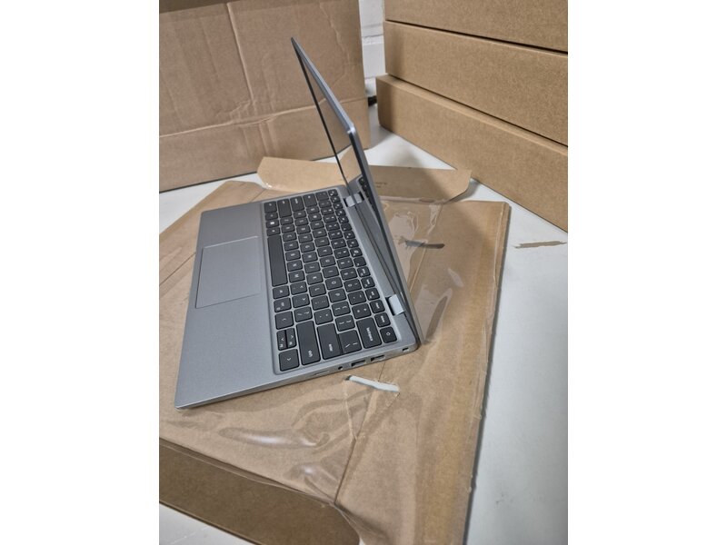 Dell Dell Latitude 3320	Latitude3320 DELL (Core i5-1135G7/8GB/256GB NVME/CAM/13.3"FHD/W11Pro )