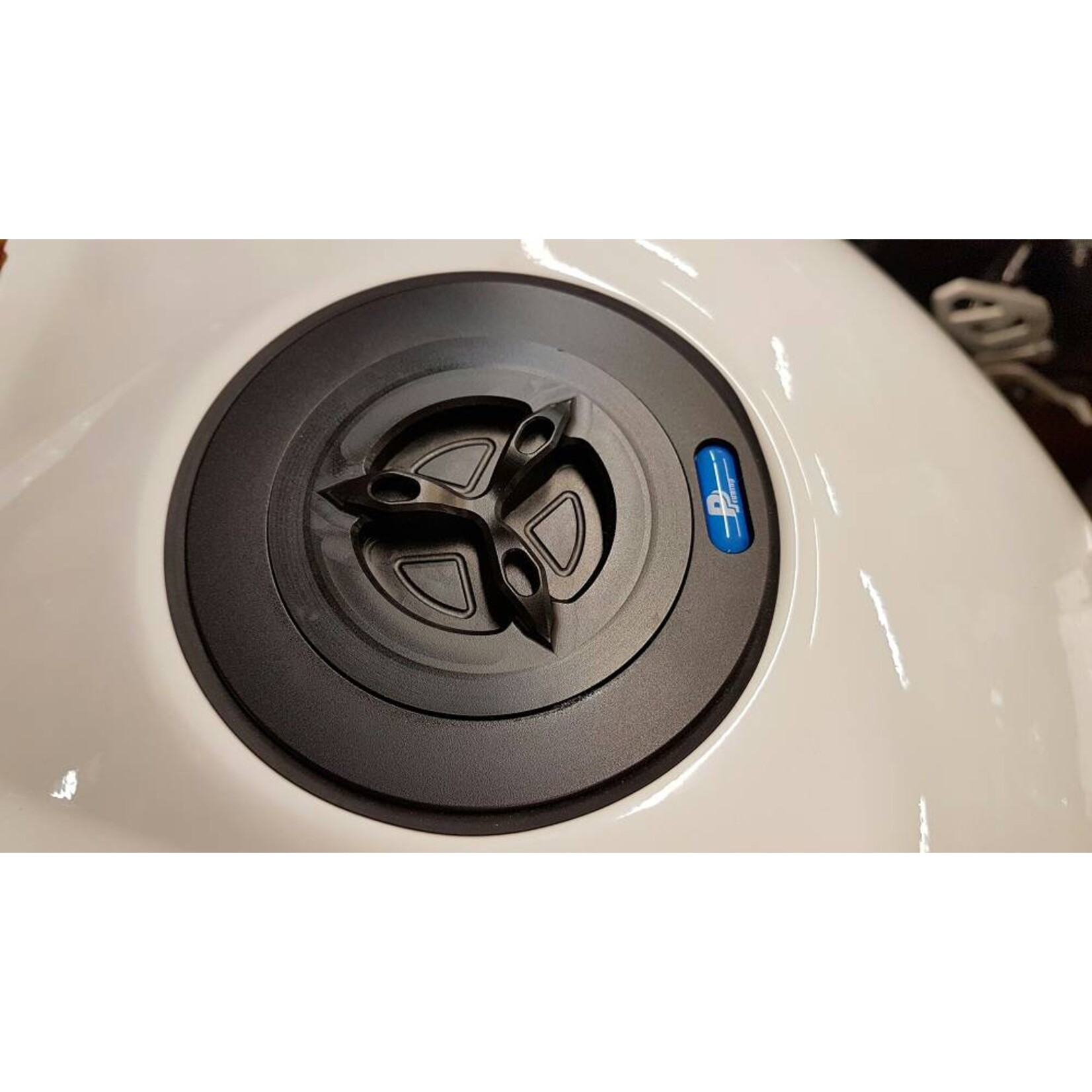 PP Tuning Tankdop Schroefdop Zwart Geanodiseerd / Aluminium Kleur BMW Modellen